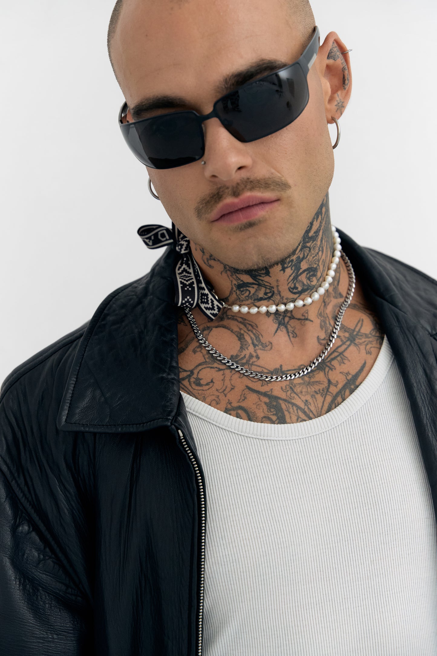 Pearl choker