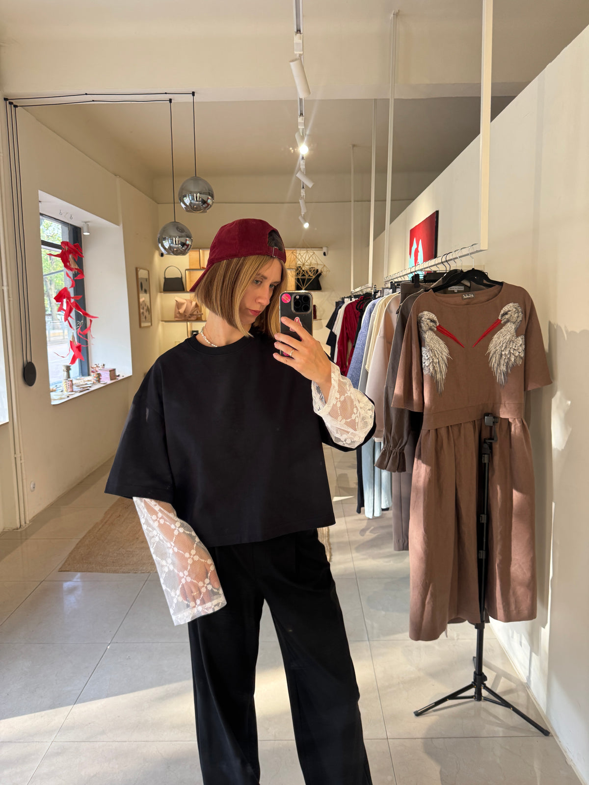 Longsleeve with curtain sleeves