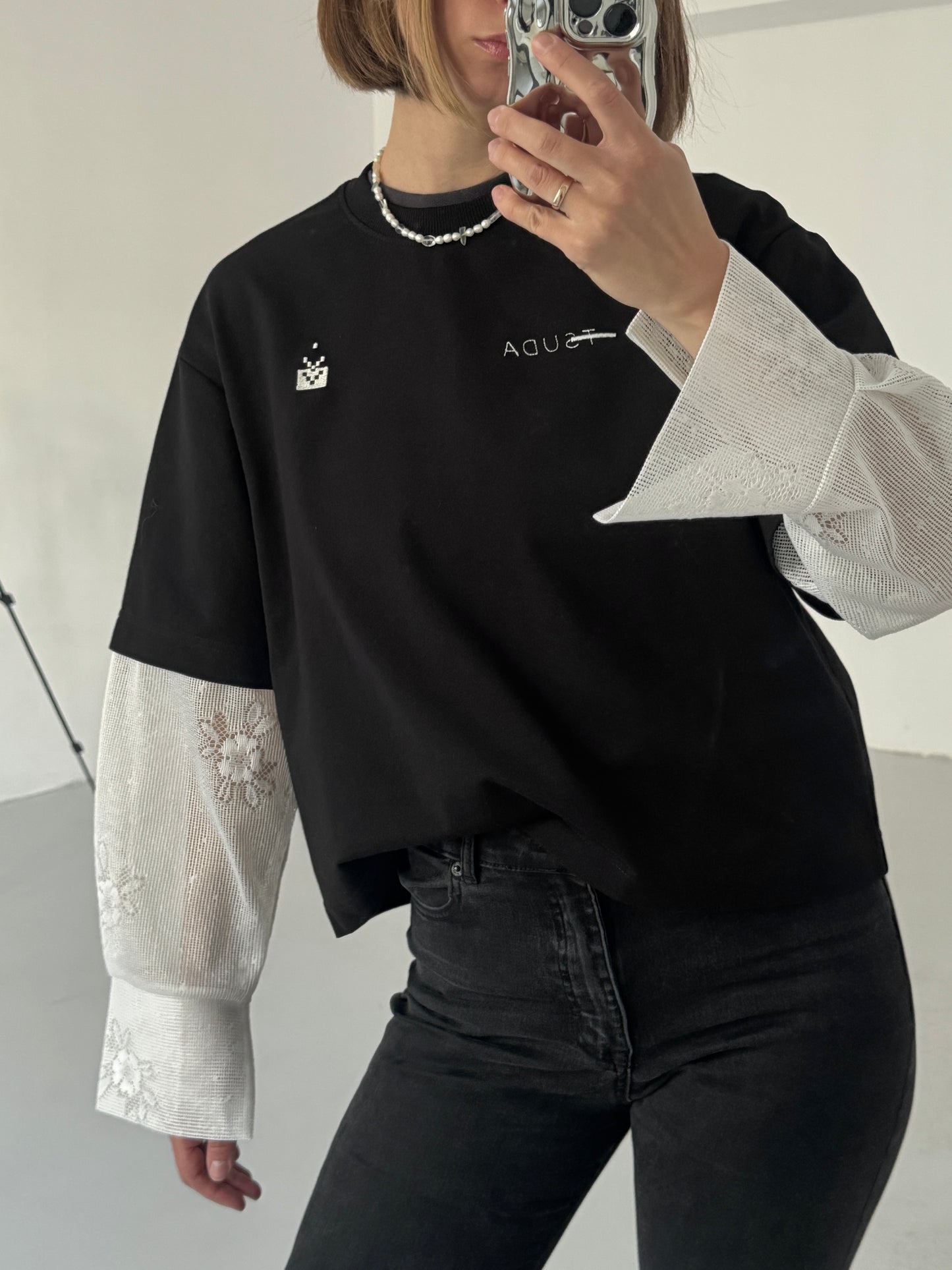 Longsleeve with curtain sleeves