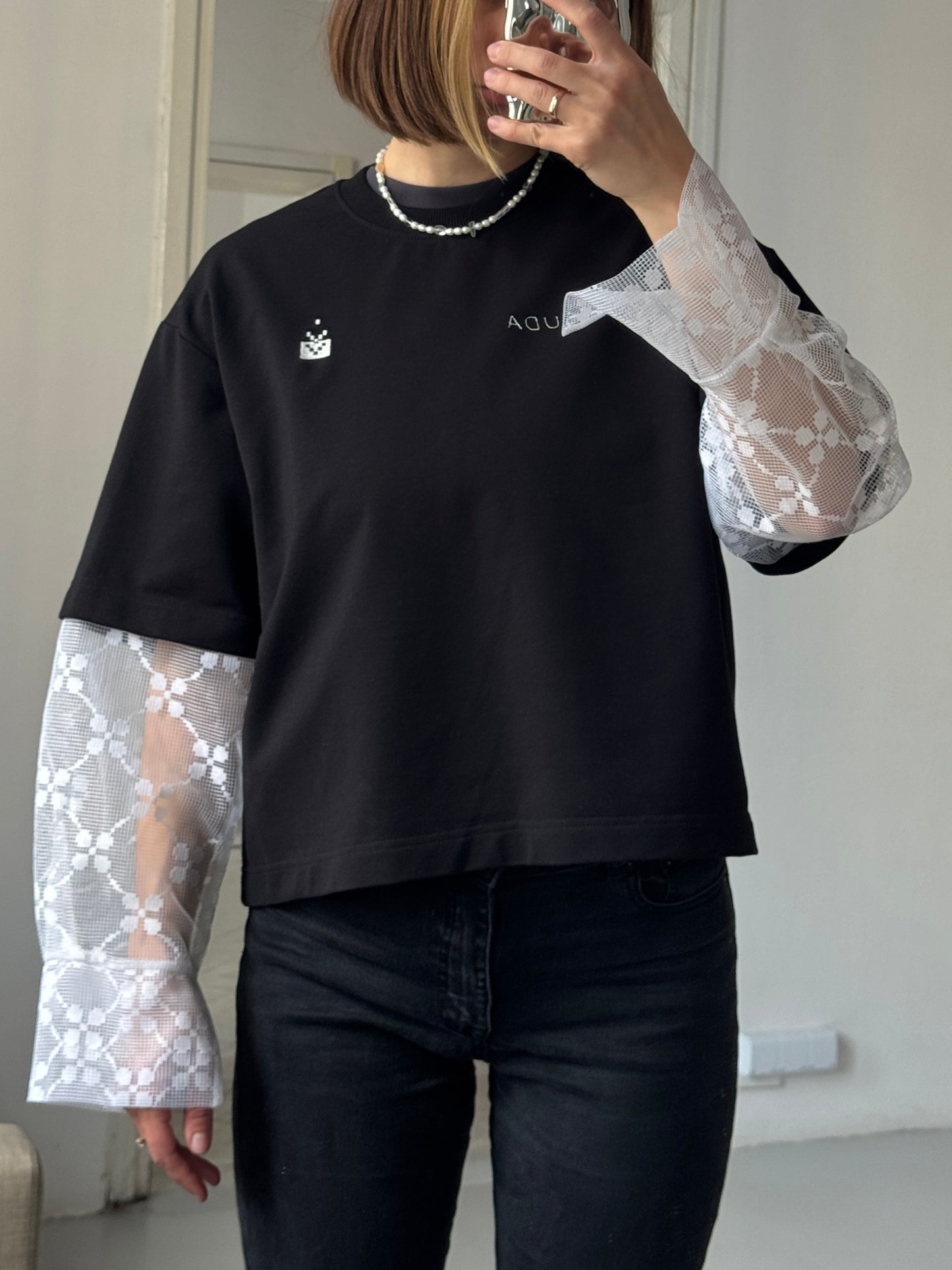 Longsleeve with curtain sleeves