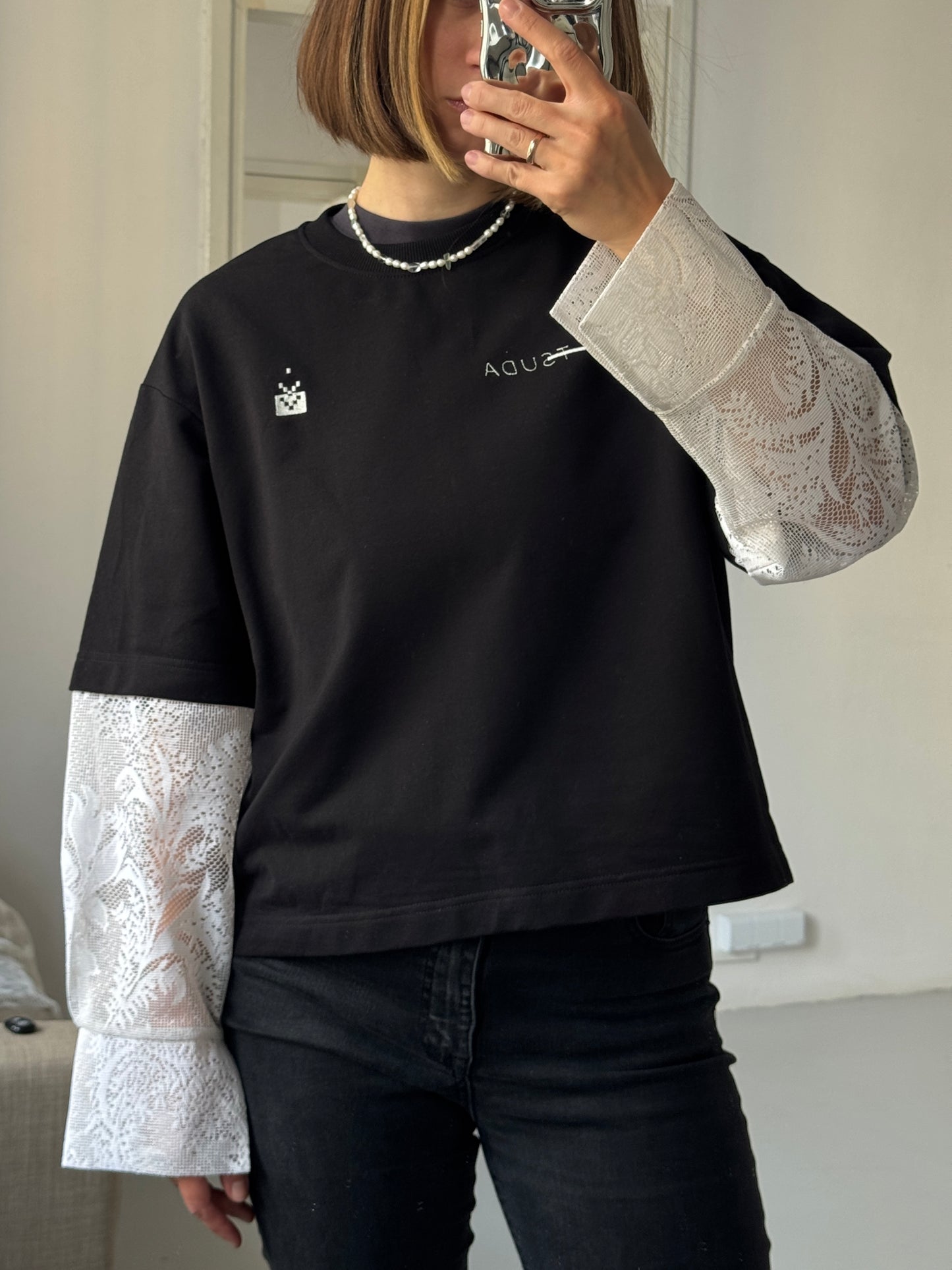 Longsleeve with curtain sleeves