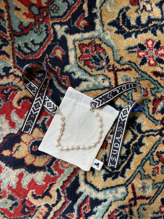 Pearl choker